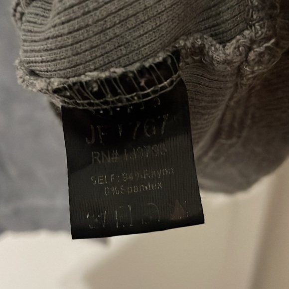 POL Charcoal Long Sleeve Textured Top Size S - Picture 5 of 7